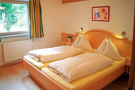 Schlafzimmer - Ferienwohnung Almrausch, Haus Dachstein in Filzmoos